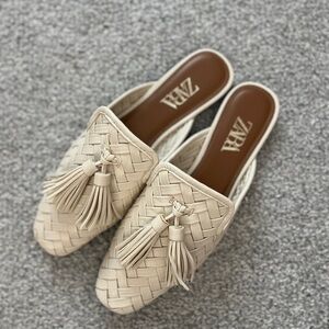 Zara Women's Beige Woven Tassel Mules